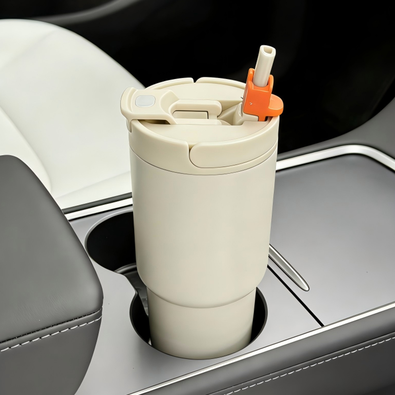 Vacuum Tumbler With 3-built-in-1 Screw Lid